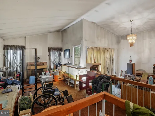 320 Sugarland Run Dr, Sterling, VA 20164