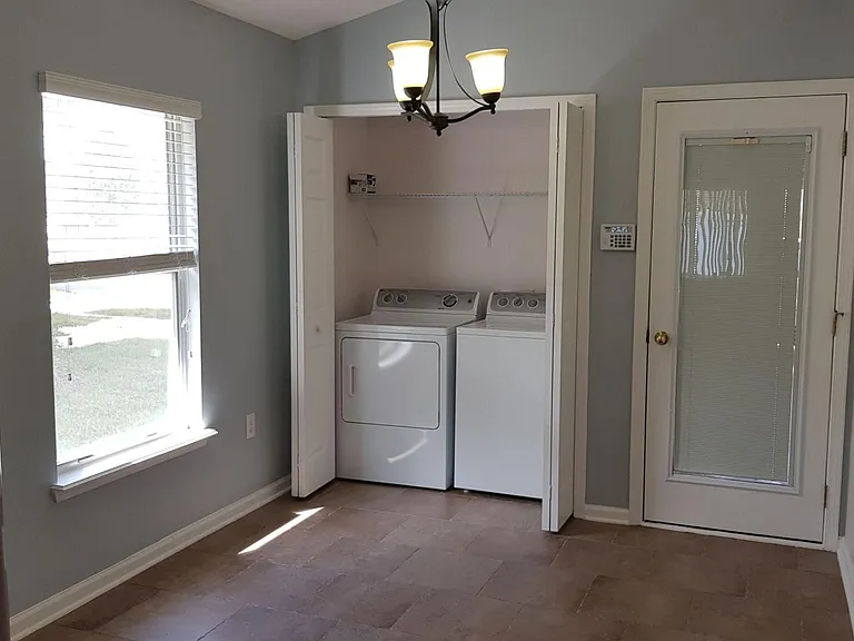 810 S Lilac Loop — Photo 8