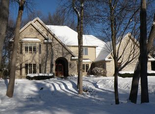 14220 Woodmount Dr, Brookfield, WI 53005