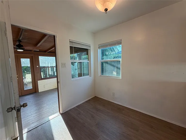 5937 Sultana Ave — Photo 7
