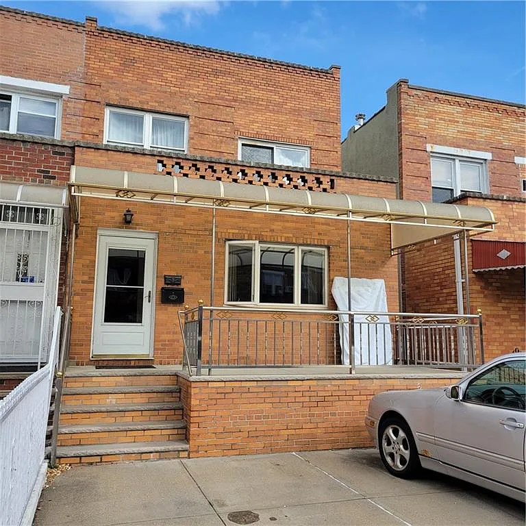 2041 66th St photo 1