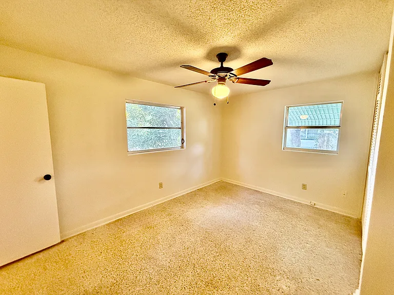 1112 Northview Dr — Photo 8