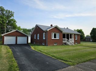 401 E Cincinnati St, Greenup, IL 62428