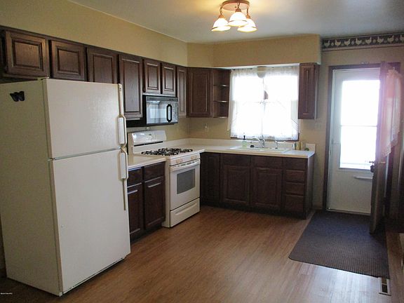 3rd image of 416 W Grove St