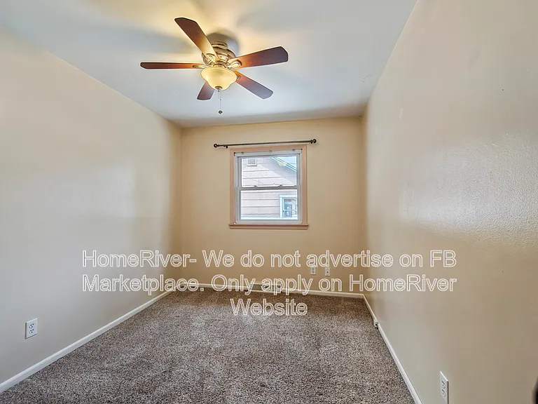 5418 N Maple St — Photo 9