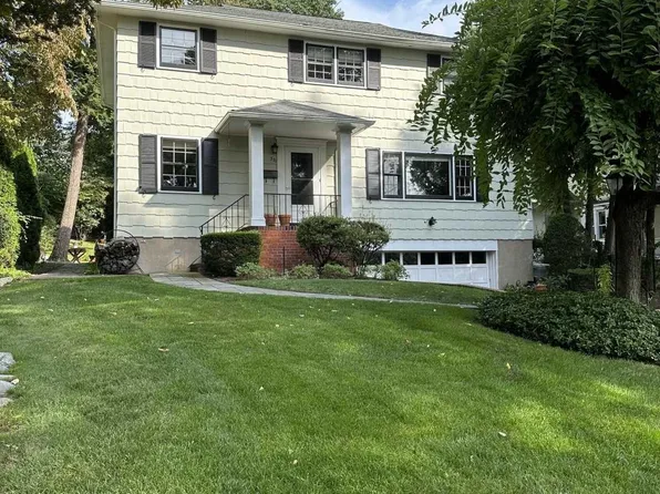 331 Wastena Ter, Ridgewood, NJ 07450
