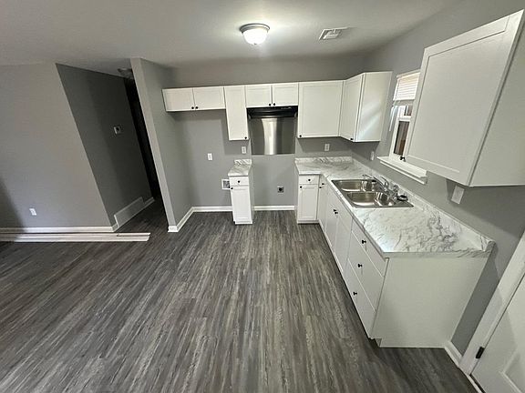 2nd image of 565 Hemsley Ave