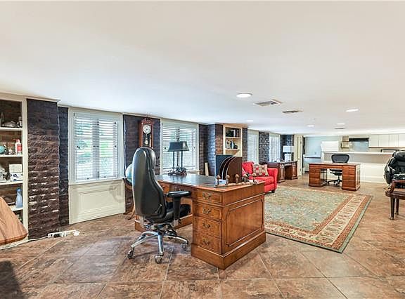 3rd image of 2912 Prytania St