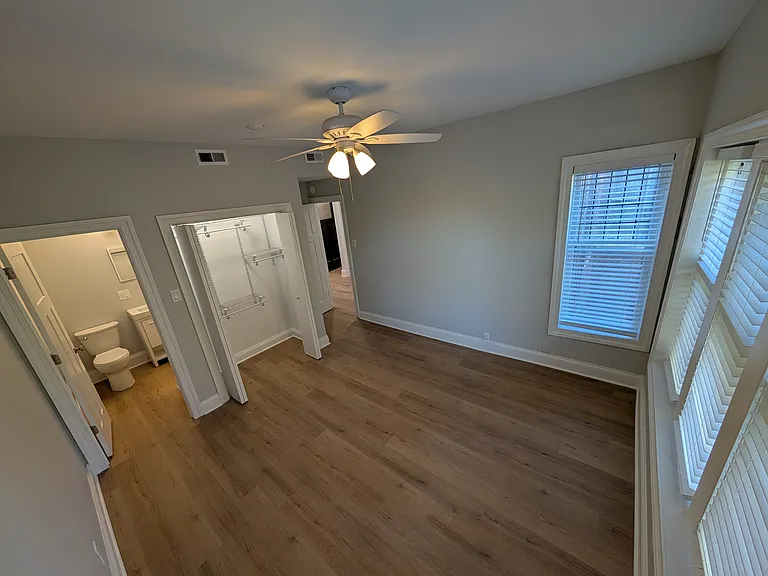 1303 W Roscoe St #2 — Photo 7