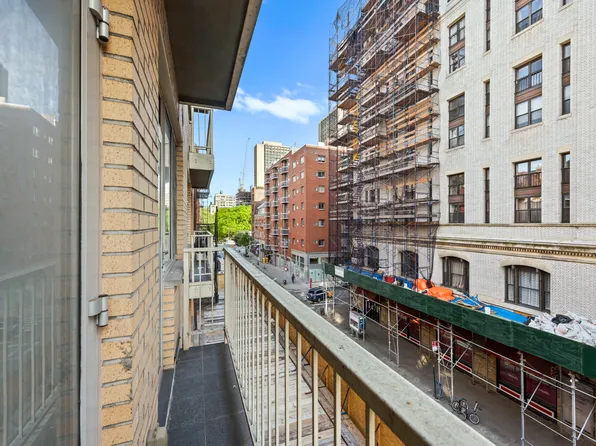 159 Bleecker St APT 3A, New York, NY 10012