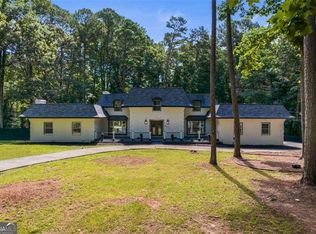 2023 Stoneleigh Dr, Stone Mountain, GA 30087