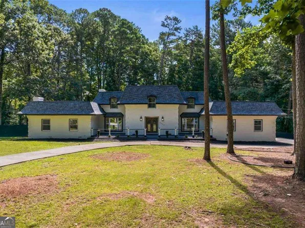 2023 Stoneleigh Dr, Stone Mountain, GA 30087