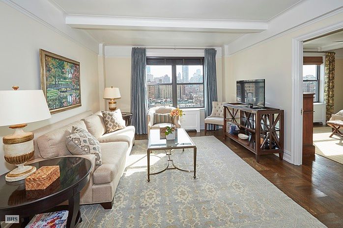 1st image of 40 W 77th St #16D