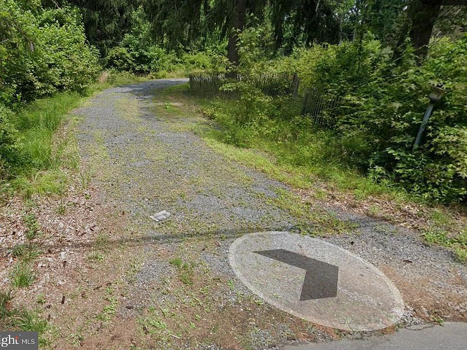 1st image of 363 Cherry Hill Rd