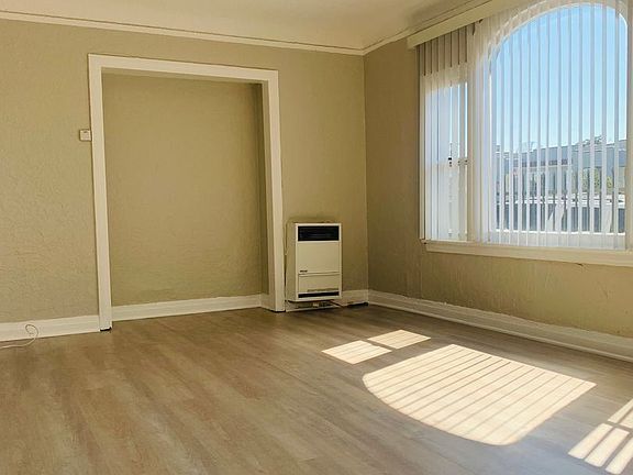 2nd image of 727 W 74th St #6861574