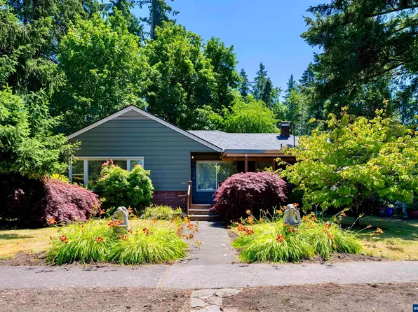 707 E Marion St, Stayton, OR 97383