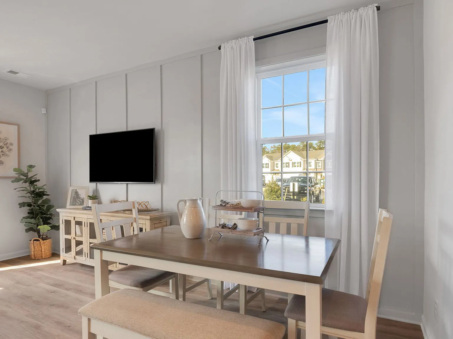 3 bed, 1500 sqft, $2,999 — Photo 3