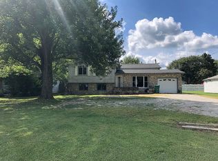 521 W Washington St, Galveston, IN 46932