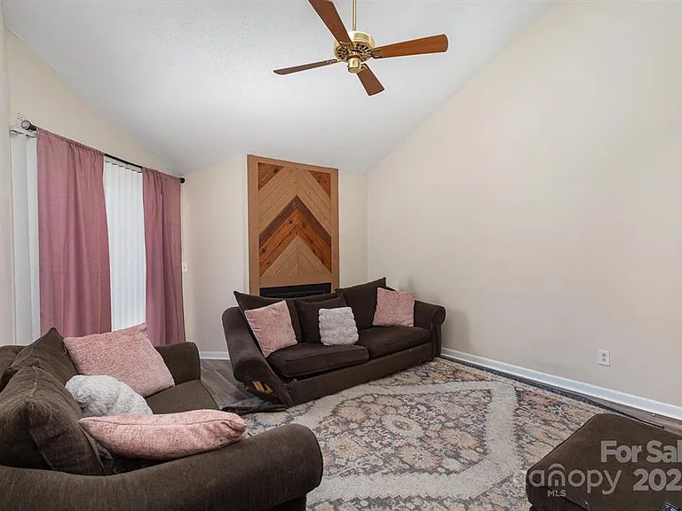 4400 Sharon Chase Dr #E — Photo 5
