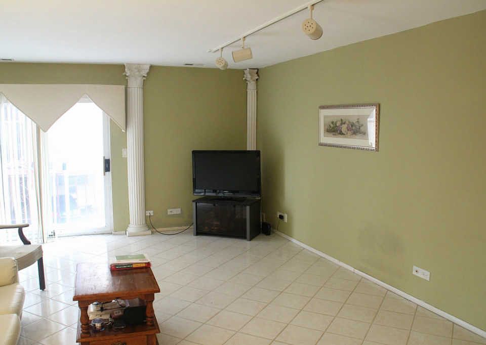 1st image of 1029 Des Plaines Ave APT 107
