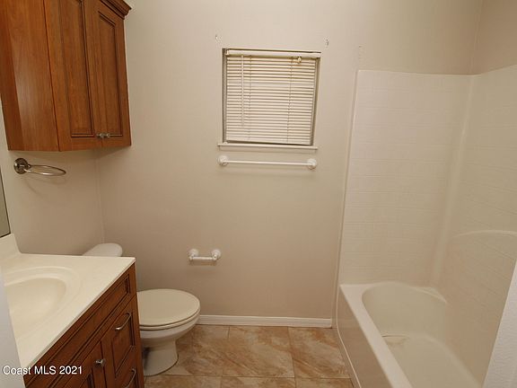 5th image of 1725 Holbrook Rd NW