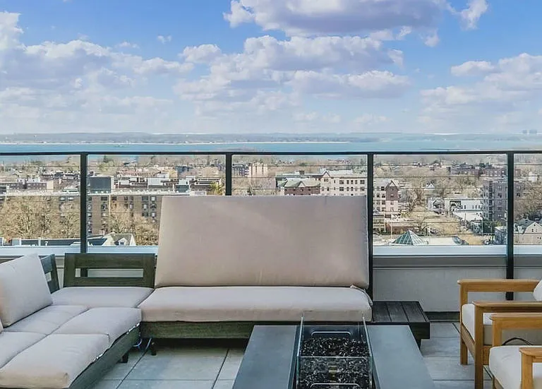 The Standard — Photo 2
