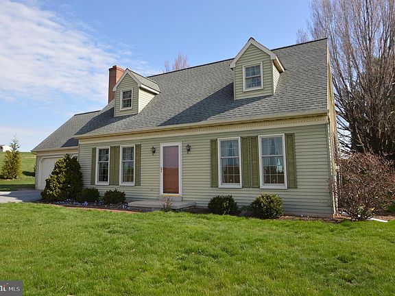 3rd image of 901 Cool Spring Rd