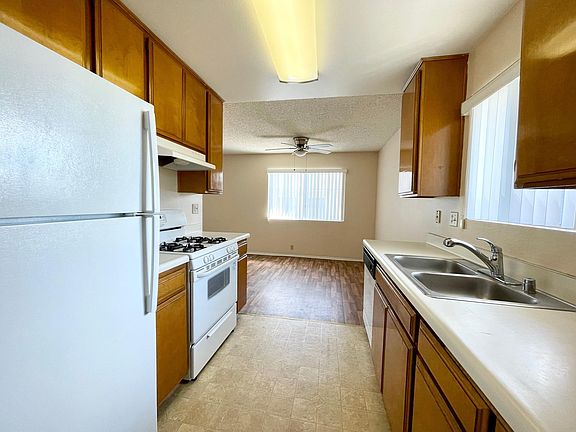 4th image of 3029 Juniper St
