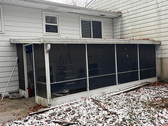 3rd image of 5727 Burgis Ave SE