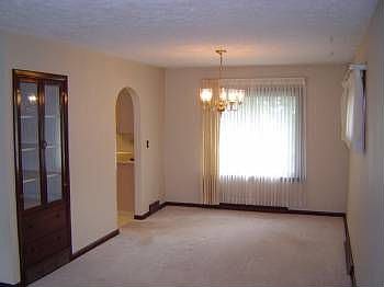 4th image of 25281 Hall Dr