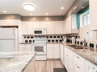 600 Valley Stream Dr APT F8, Naples, FL 34113