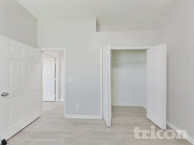 3264 Abbeyfield Dr E — Photo 11