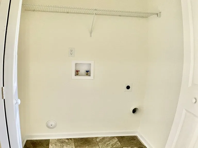 948 Brentwood Park Ln — Photo 22