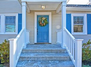 82 Main St, Rockport, MA 01966