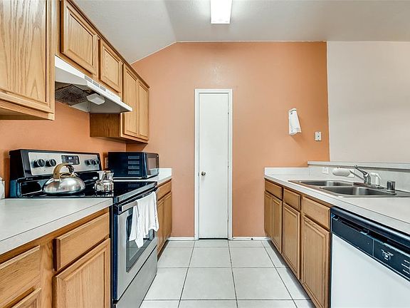 4th image of 717 Donny Brook Dr