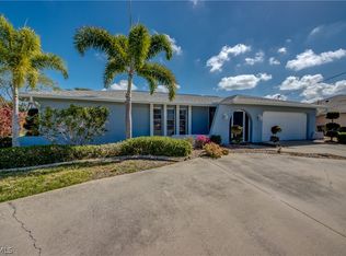 3945 SE 9th Ct, Cape Coral, FL 33904