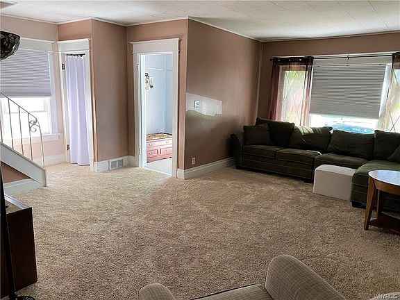 2nd image of 299 Victoria Blvd