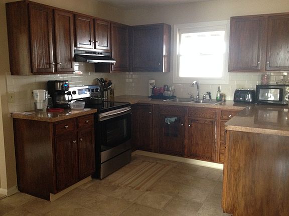 5th image of 935 Coventry Ct