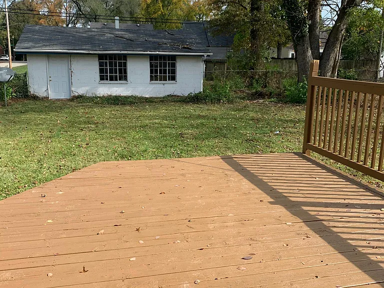 535 Harris Pl — Photo 4