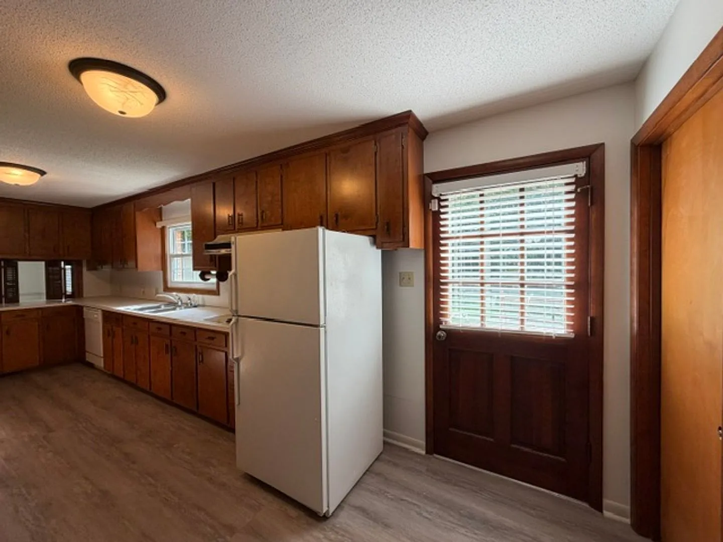 Landmark Living on The Avenue 2 Private Acres on the Outskirts of Apex! Limited Offer: One month ... — Photo 4