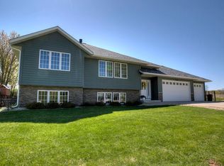 2550 Sunny Meadow Ln, Red Wing, MN 55066