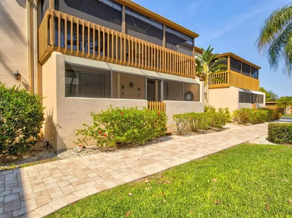 3067 Willow Green Dr #33, Sarasota, FL 34235