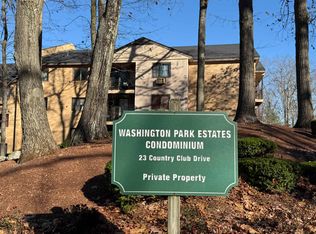 23 Country Club Dr APT 15, Manchester, NH 03102