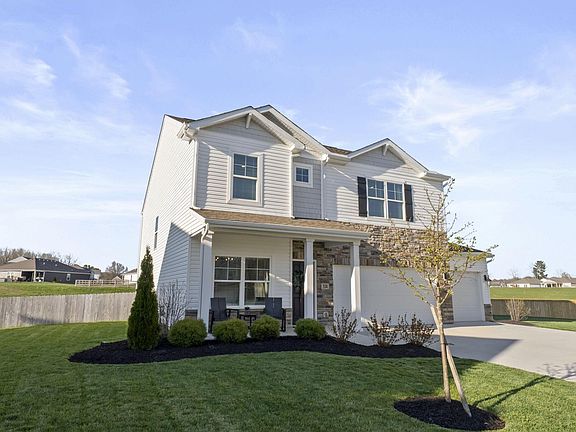 3rd image of 324 Kells Ct W