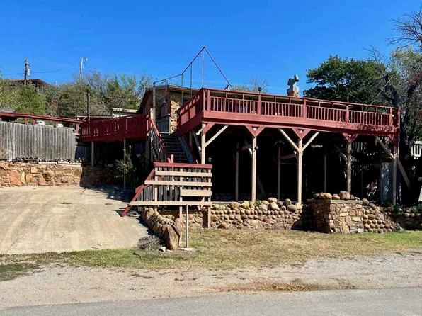 113 E Lake Dr, Medicine Park, OK 73557