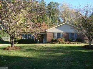 4627 Pennoak Rd, Greensboro, NC 27407