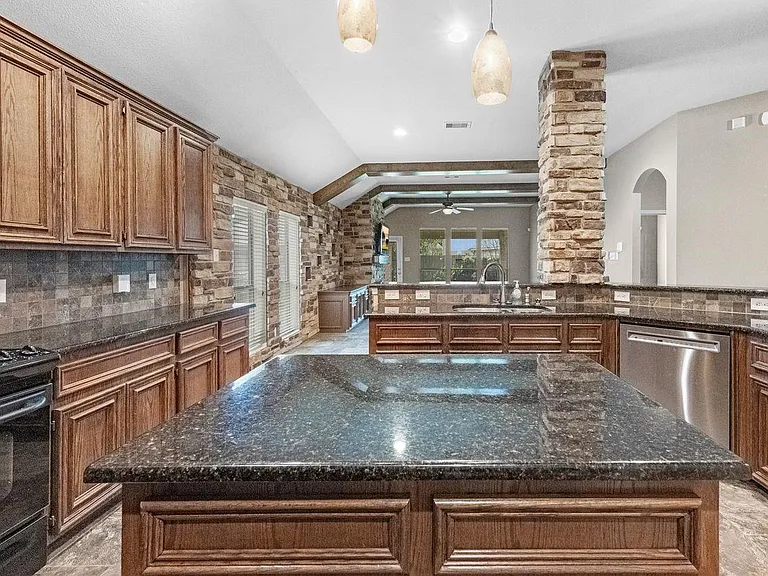 27723 Amy Willow Ln — Photo 11