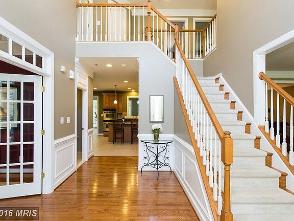 Beautiful Open Foyer