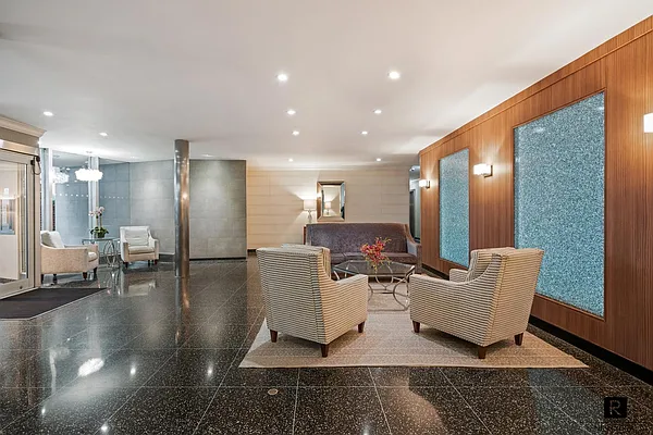 Sold by R New York | media 6