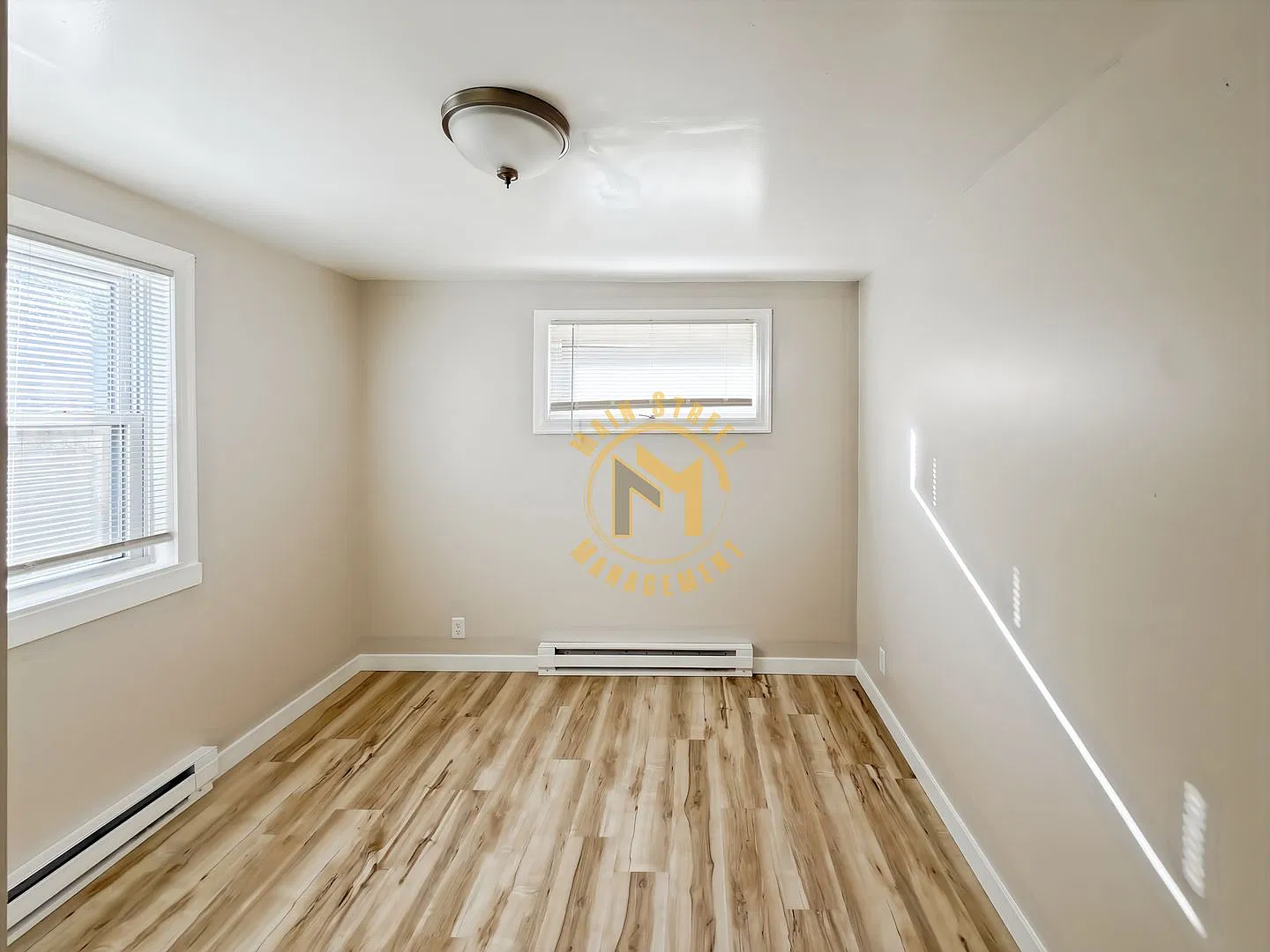 1 Bed 1 Bath Single Family Home — Photo 4